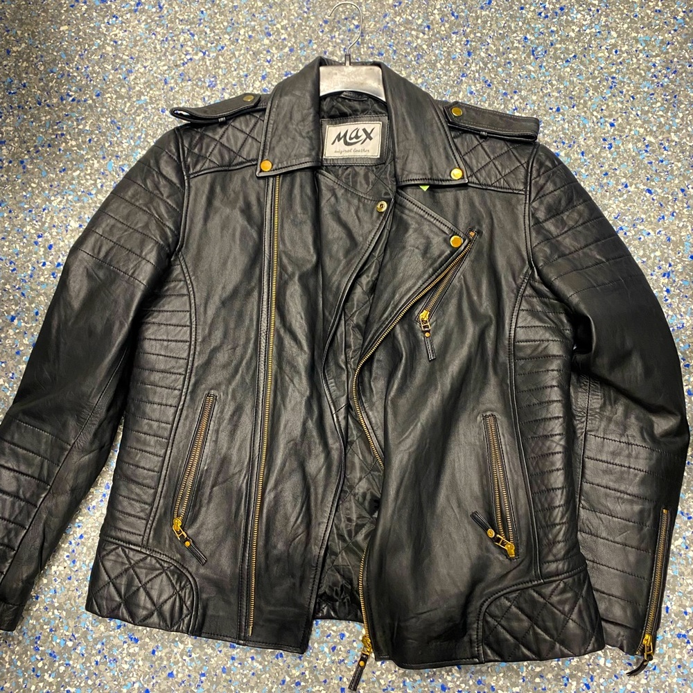 Max original leather coat jacket leather trenchcoat size medium great condition